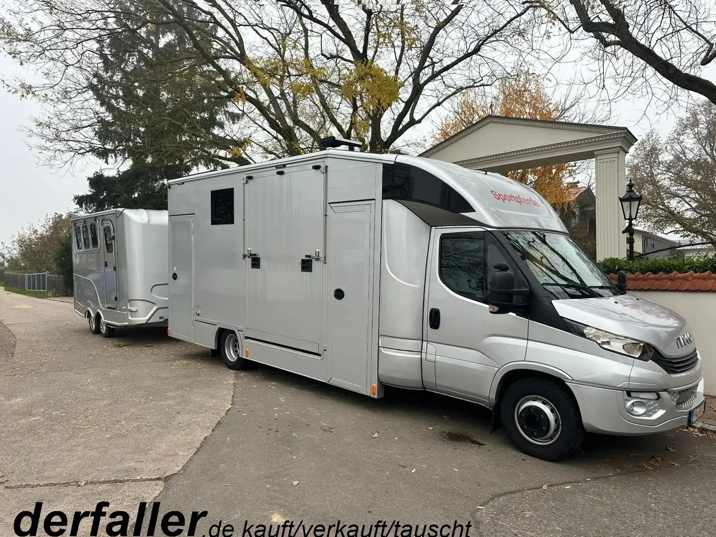 Iveco Daily mit Steinsberger 5 Pferde, 2 Wohnungen Argent - 1