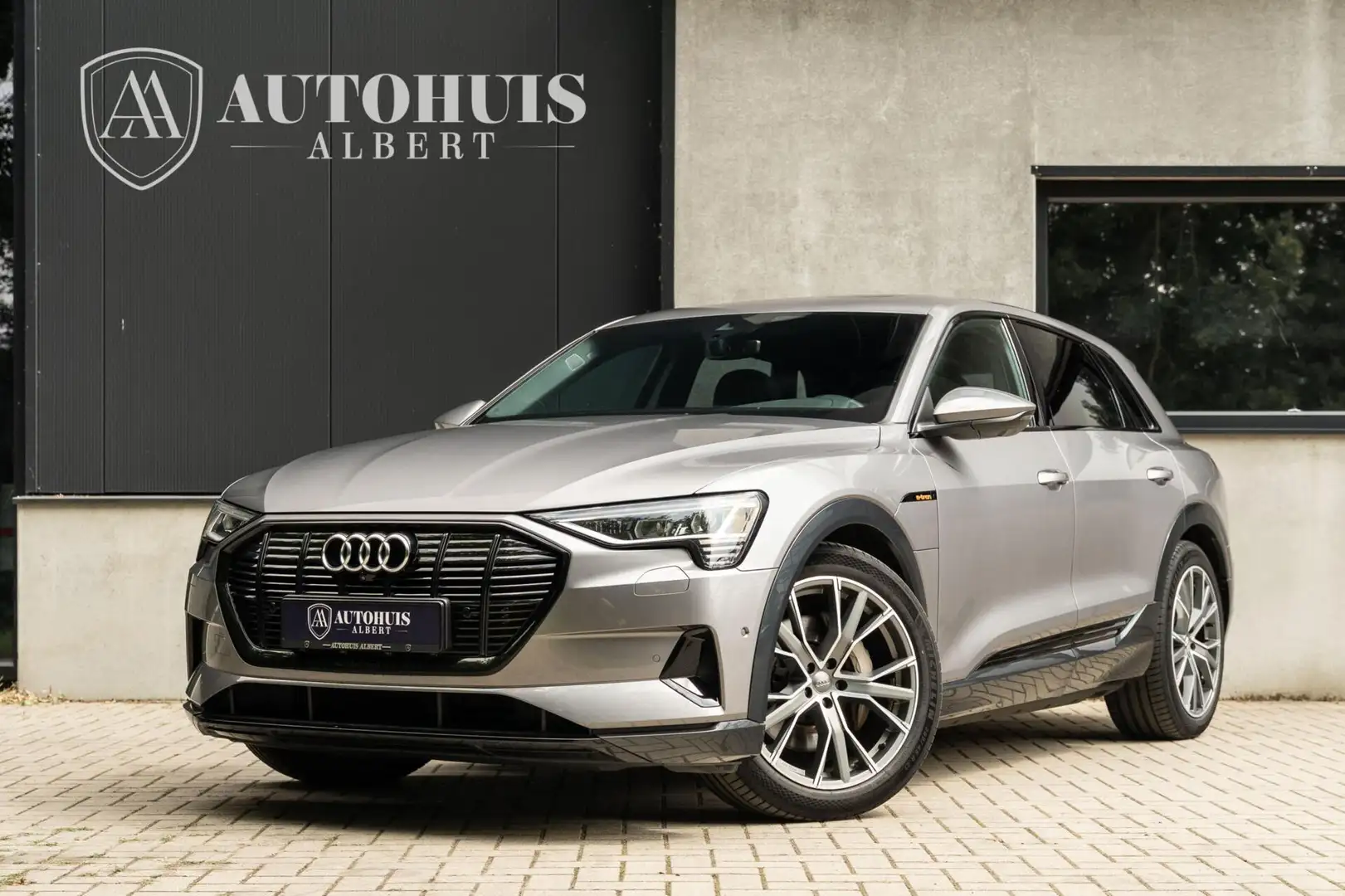 Audi e-tron e-tron 55 quattro Black S Interior B&O 360c 21' Grijs - 1