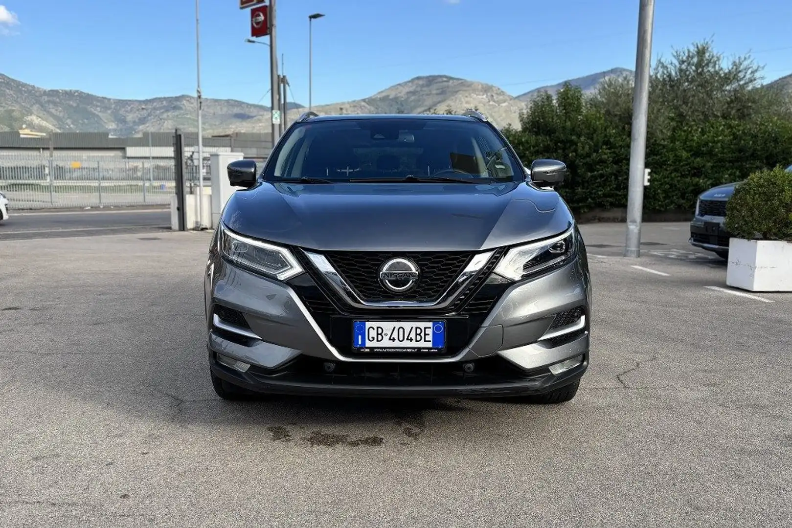 Nissan Qashqai 1.3 DIG-T 140 CV N-Connecta Gris - 2