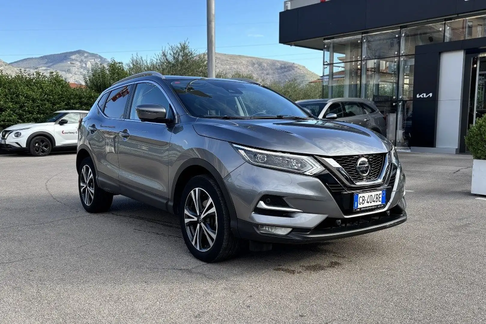 Nissan Qashqai 1.3 DIG-T 140 CV N-Connecta Gris - 1