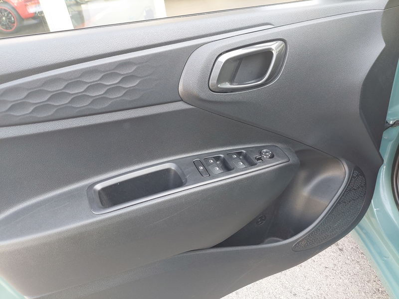 Hyundai i10 1,2 i Line Plus Aut. — photo 18