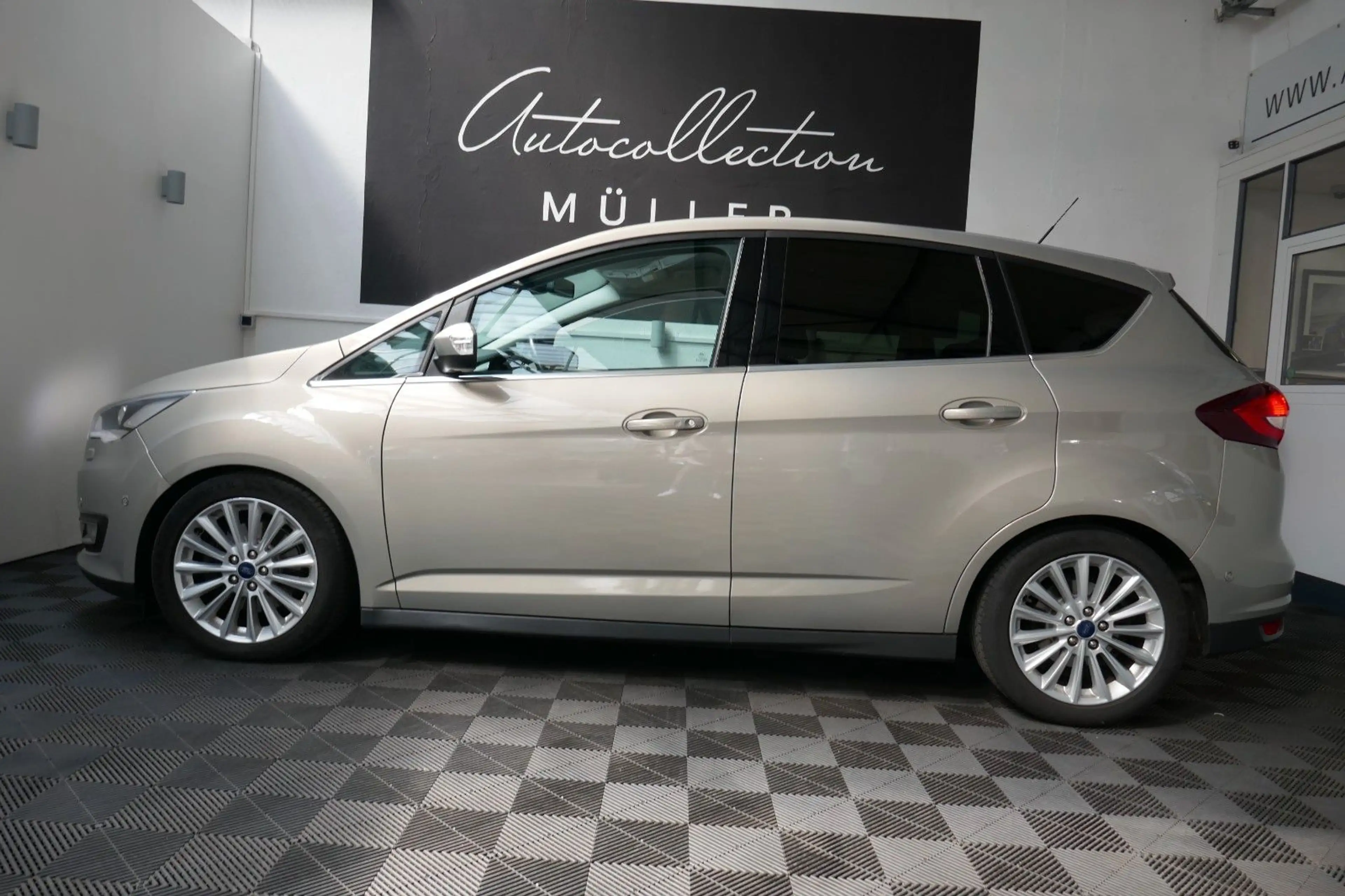 Ford C-Max C-MAX Titanium — photo 9