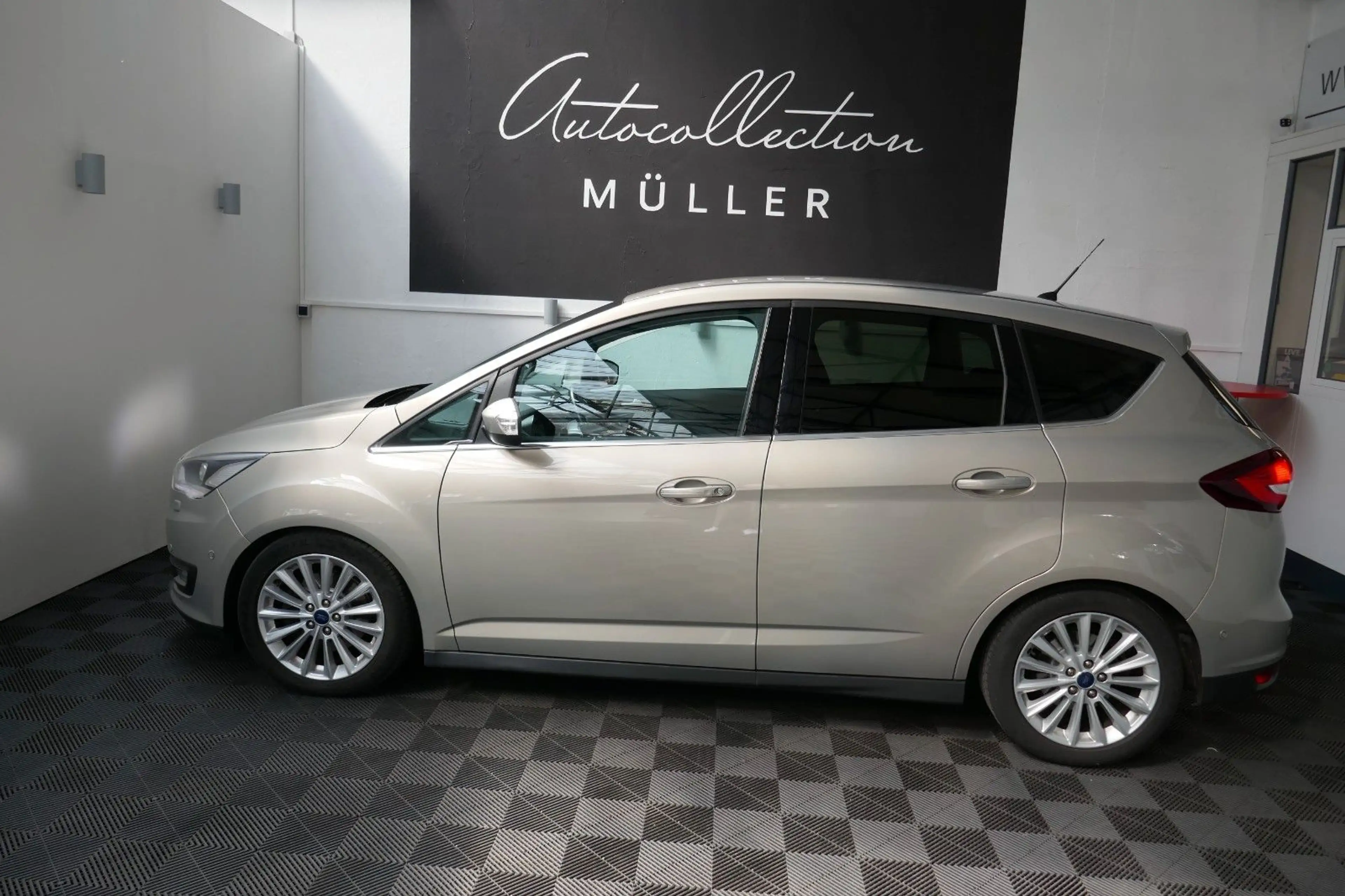 Ford C-Max C-MAX Titanium — photo 8