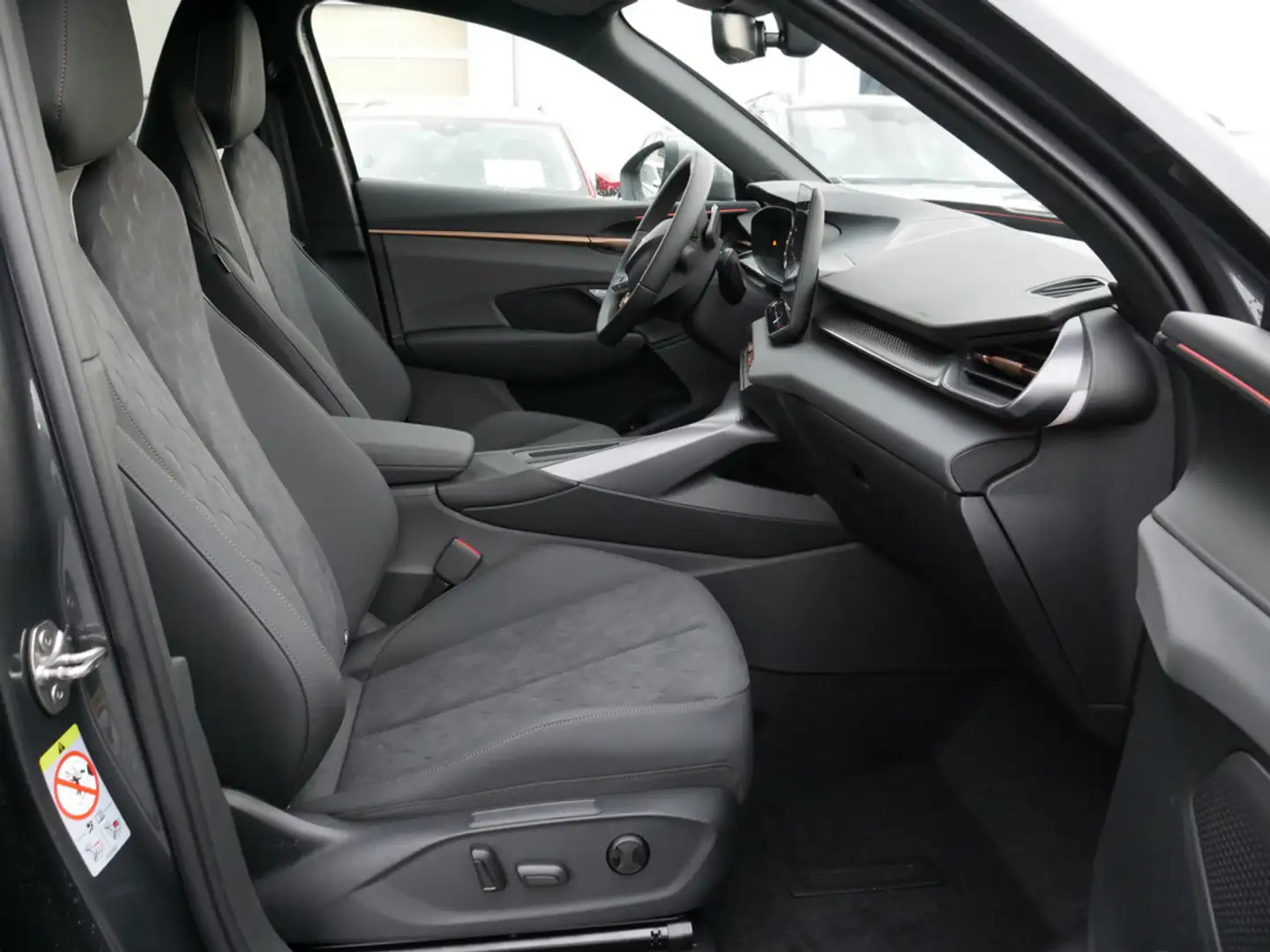 CUPRA Terramar VZ 1.5 e-Hybrid SHZ ACC HUD LED 360° Grau - 2