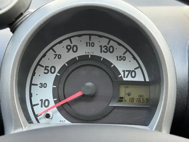 Peugeot 107 view 9