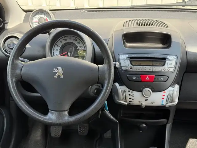Peugeot 107 view 4