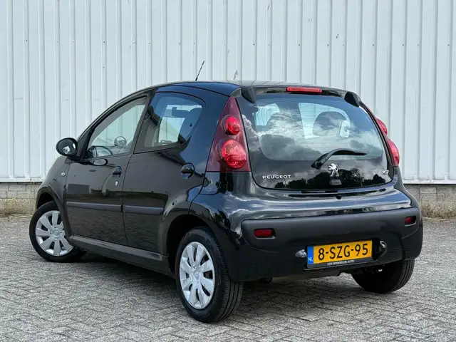 Peugeot 107 view 5