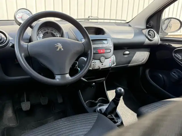 Peugeot 107 view 12