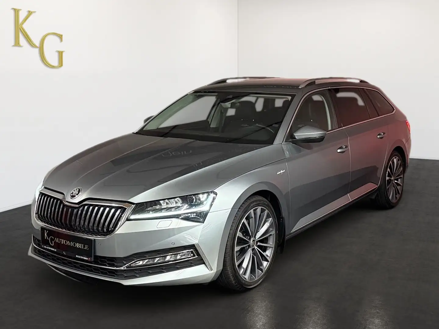 Skoda Superb 2.0 TDI L&K Laurin & Klement 4x4 ab ca. 285€ mon Grau - 2