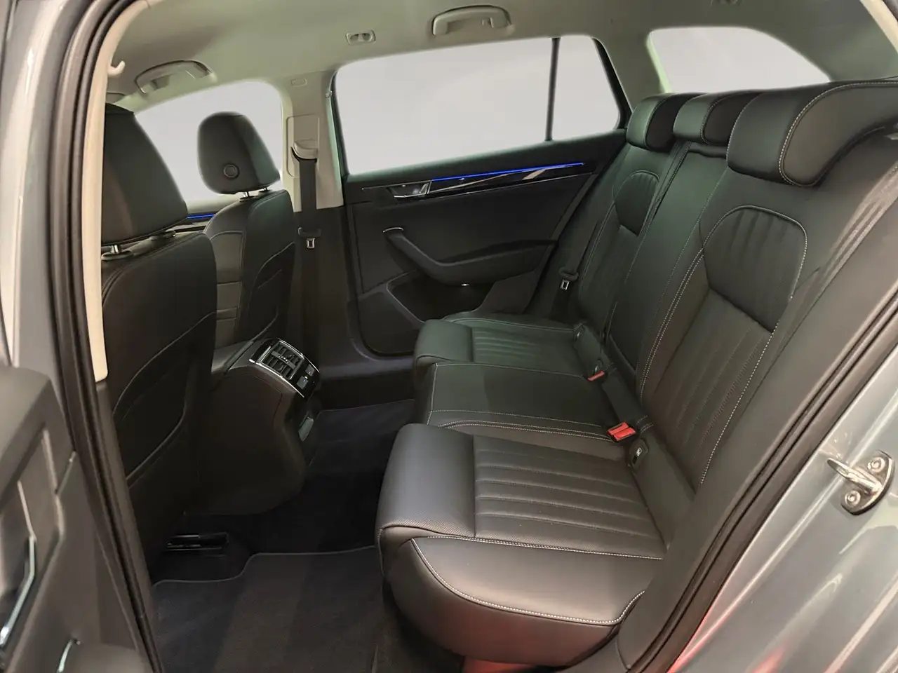 Skoda Superb 2.0 TDI L&K Laurin & Klement 4x4 ab ca. 285€ mon, миниатюра 20