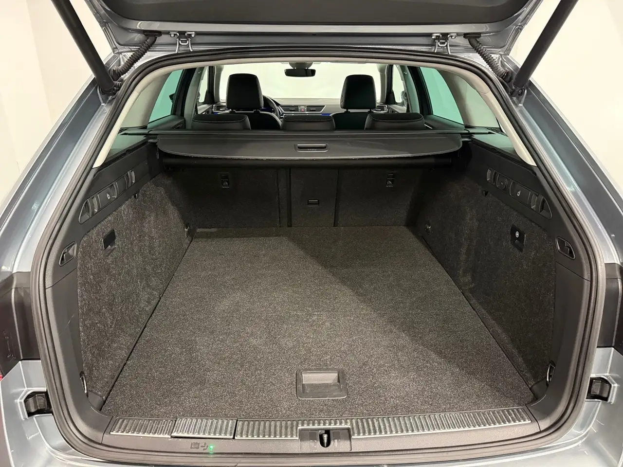 Skoda Superb 2.0 TDI L&K Laurin & Klement 4x4 ab ca. 285€ mon, миниатюра 21
