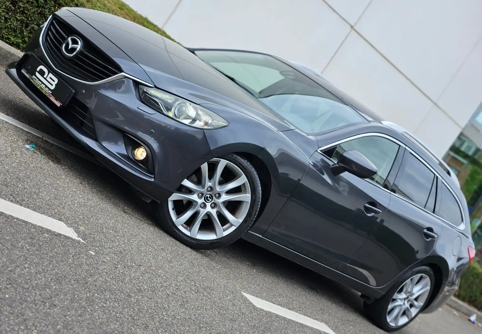 Mazda 6 *** 2.2 D Executive - Camera - GPS - Garantie *** Gris - 1