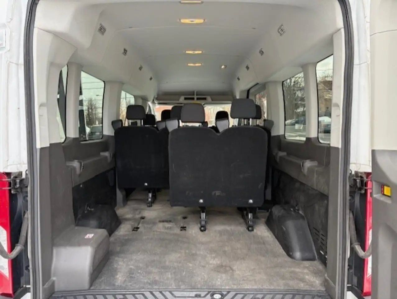 Ford Transit Passenger Wagon снимка Ford Transit Passenger Wagon