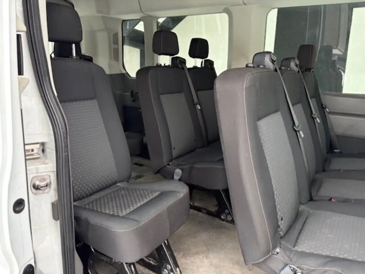 Ford Transit Passenger Wagon снимка Ford Transit Passenger Wagon