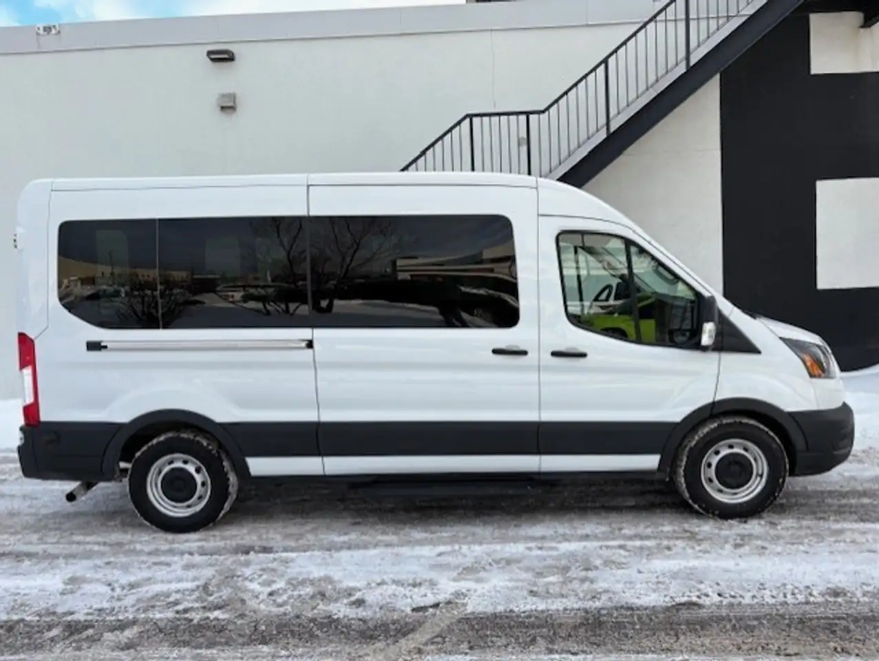 Ford Transit Passenger Wagon снимка Ford Transit Passenger Wagon
