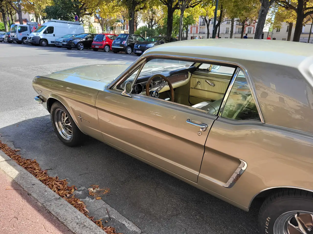 Ford Mustang Pony Interior – Ivy Gold - etat concours, foto 4