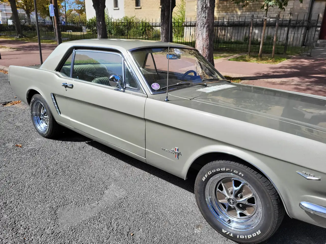 Ford Mustang Pony Interior – Ivy Gold - etat concours, foto 6