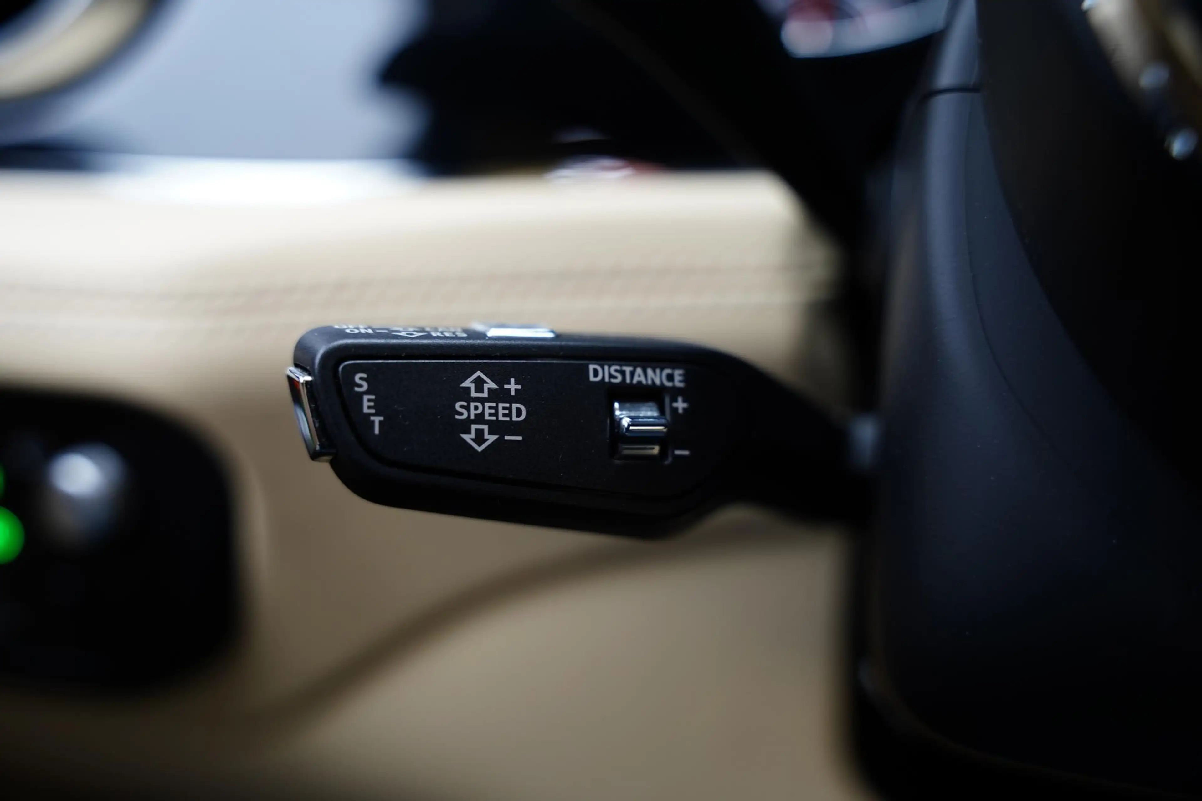 Bentley Bentayga 4.0 V8 / Beige Leder / NAIM — photo 20