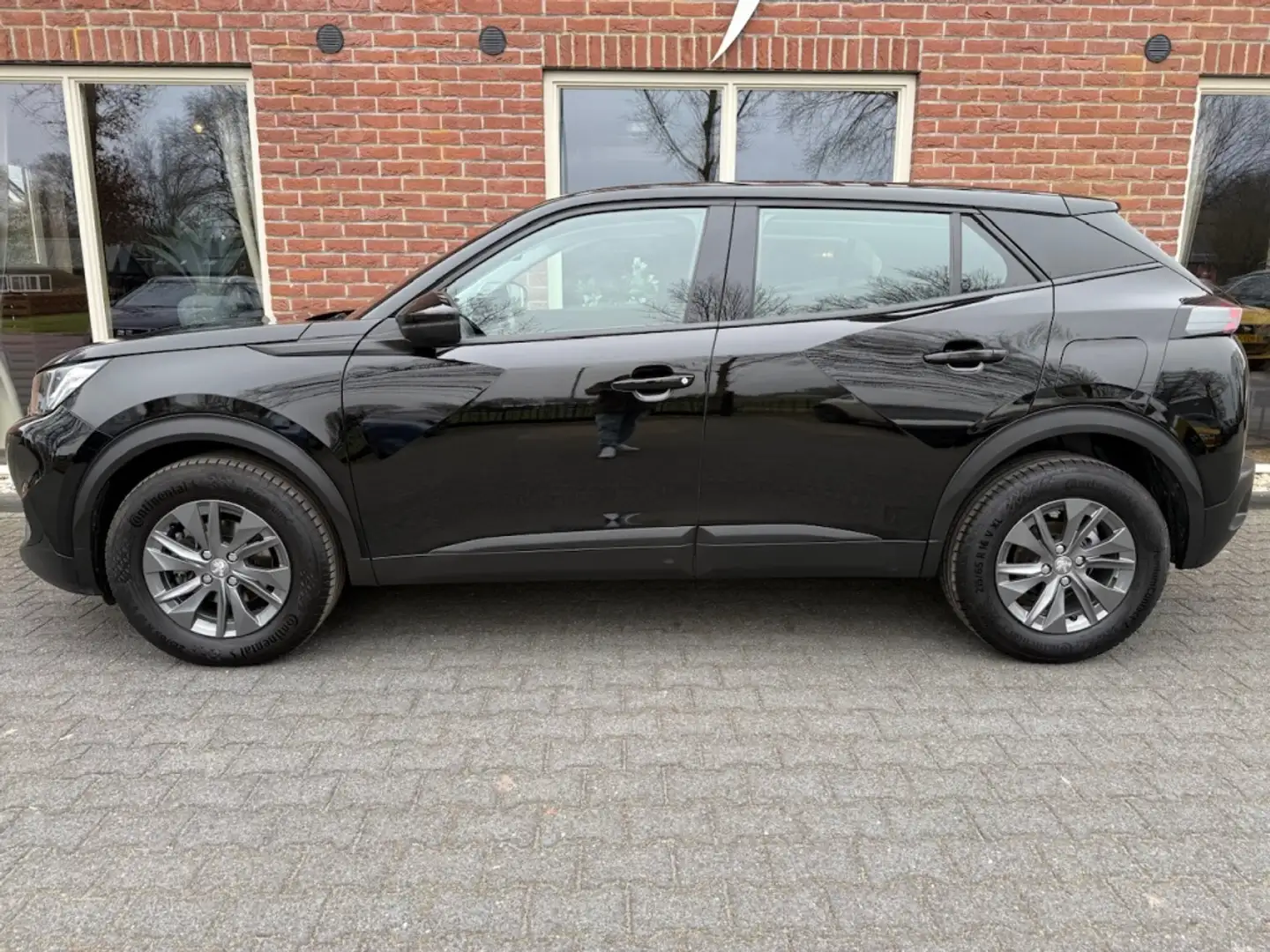 Peugeot 2008 1.2 PT Active Pack 131PK AFN.TREKHAAK / CARPLAY / Schwarz - 2