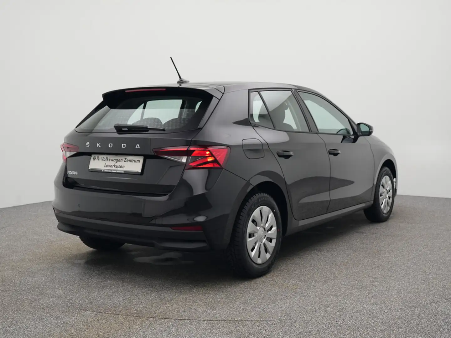 Skoda Fabia Active 1.0 5-Gang LED SHZ PDC KLIMA Schwarz - 2