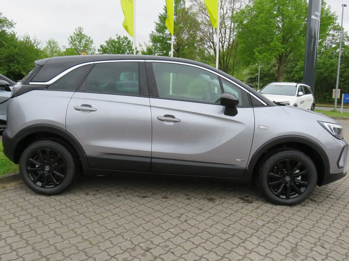 Opel Crossland 1.2 Design & Tech *SH*LM*LED*RFK*TEMP* Grau - 2