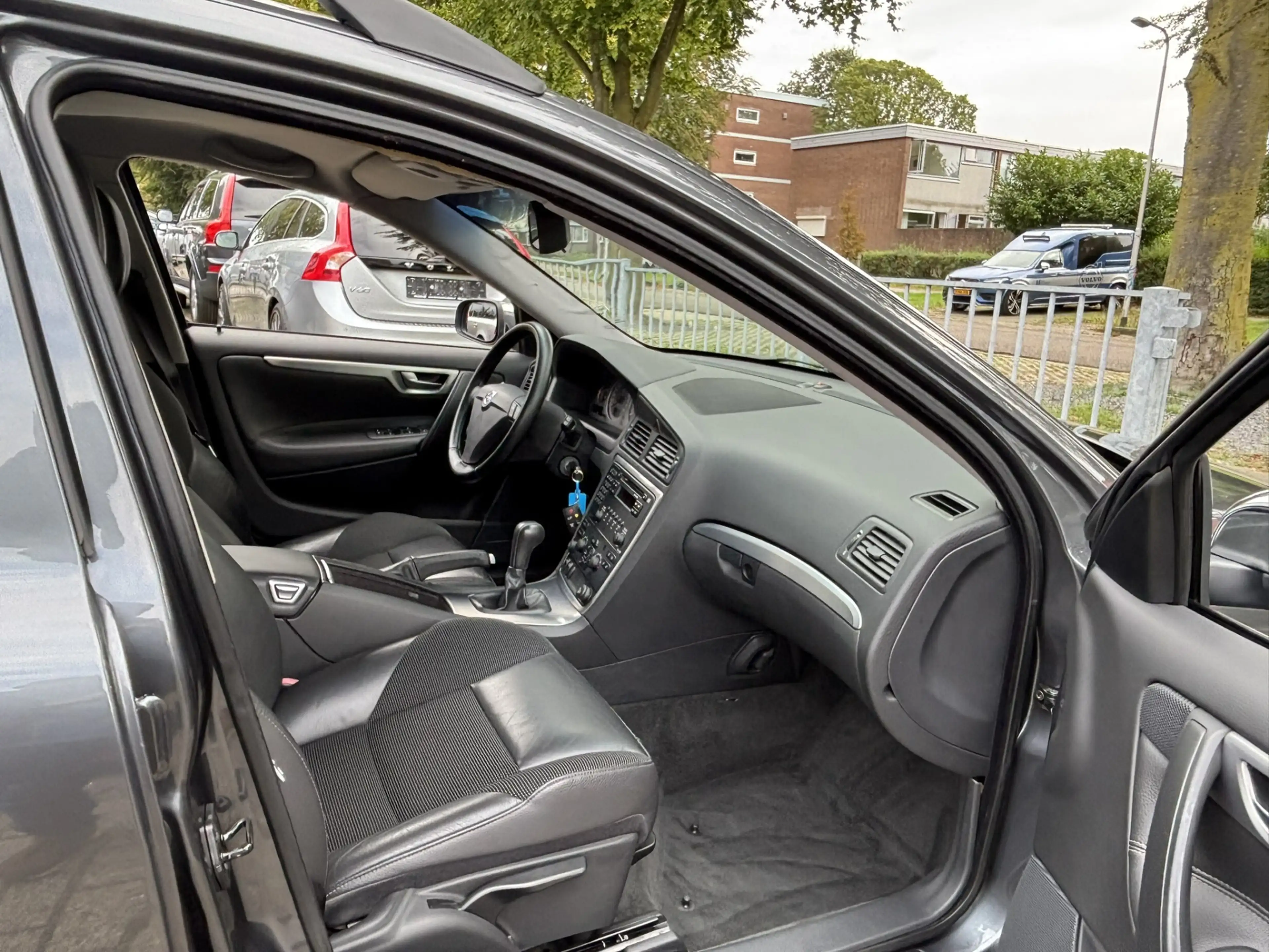 Volvo V70 2.4 170pk Edition Chrono — photo 4