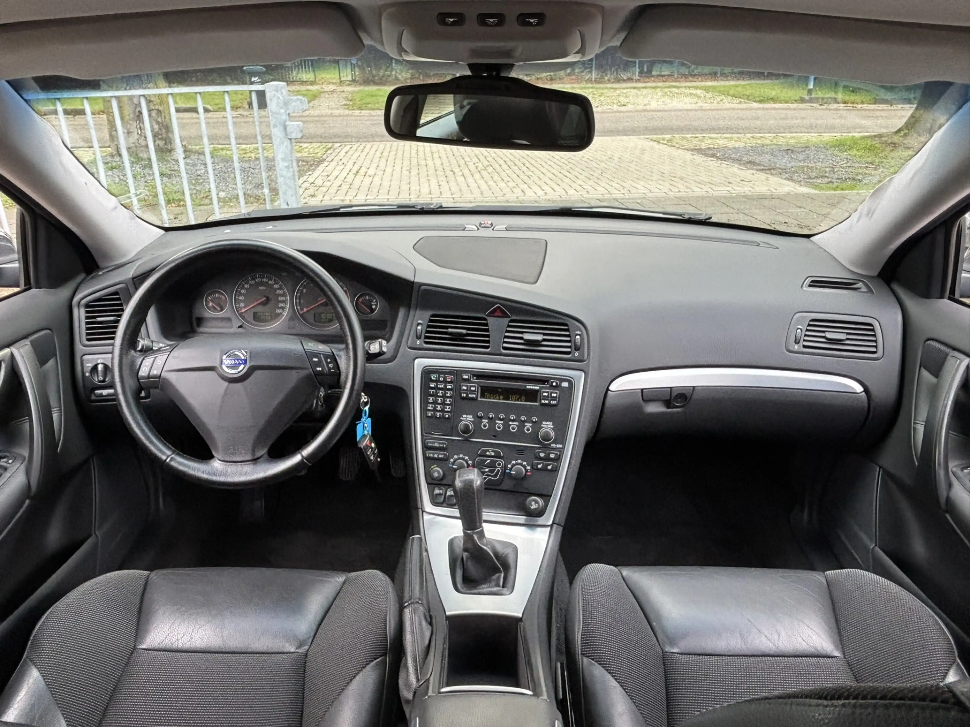 Volvo V70 2.4 170pk Edition Chrono — photo 2