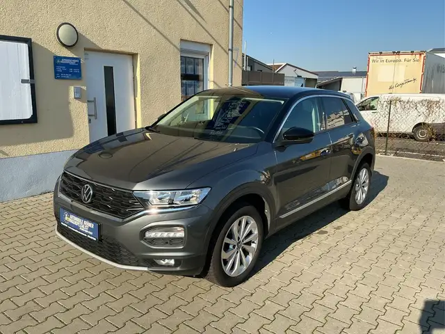 Volkswagen T-Roc Active Navi PDC Sitzheizung 110 kW (150 PS), Au...