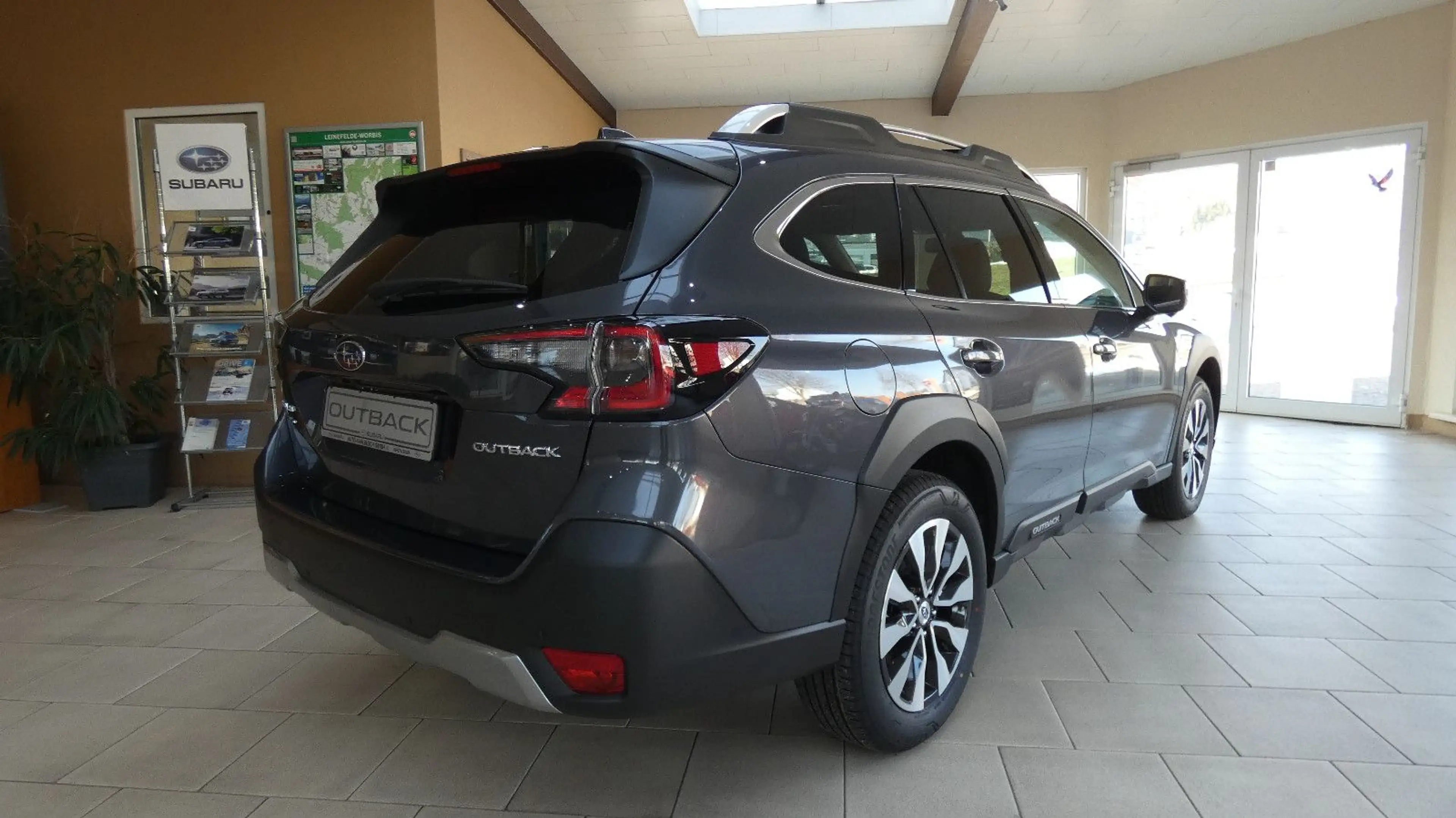 Subaru OUTBACK 2.5i Platinum Lineartronic — photo 3