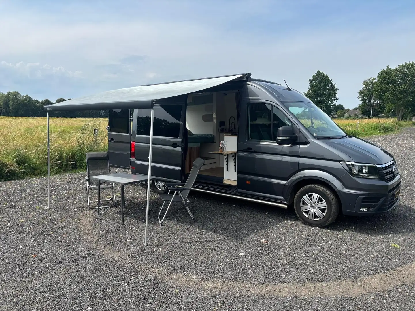 Volkswagen Crafter Volkswagen Crafter 2.0 L3H3 Offgrid buscamper Grijs - 1