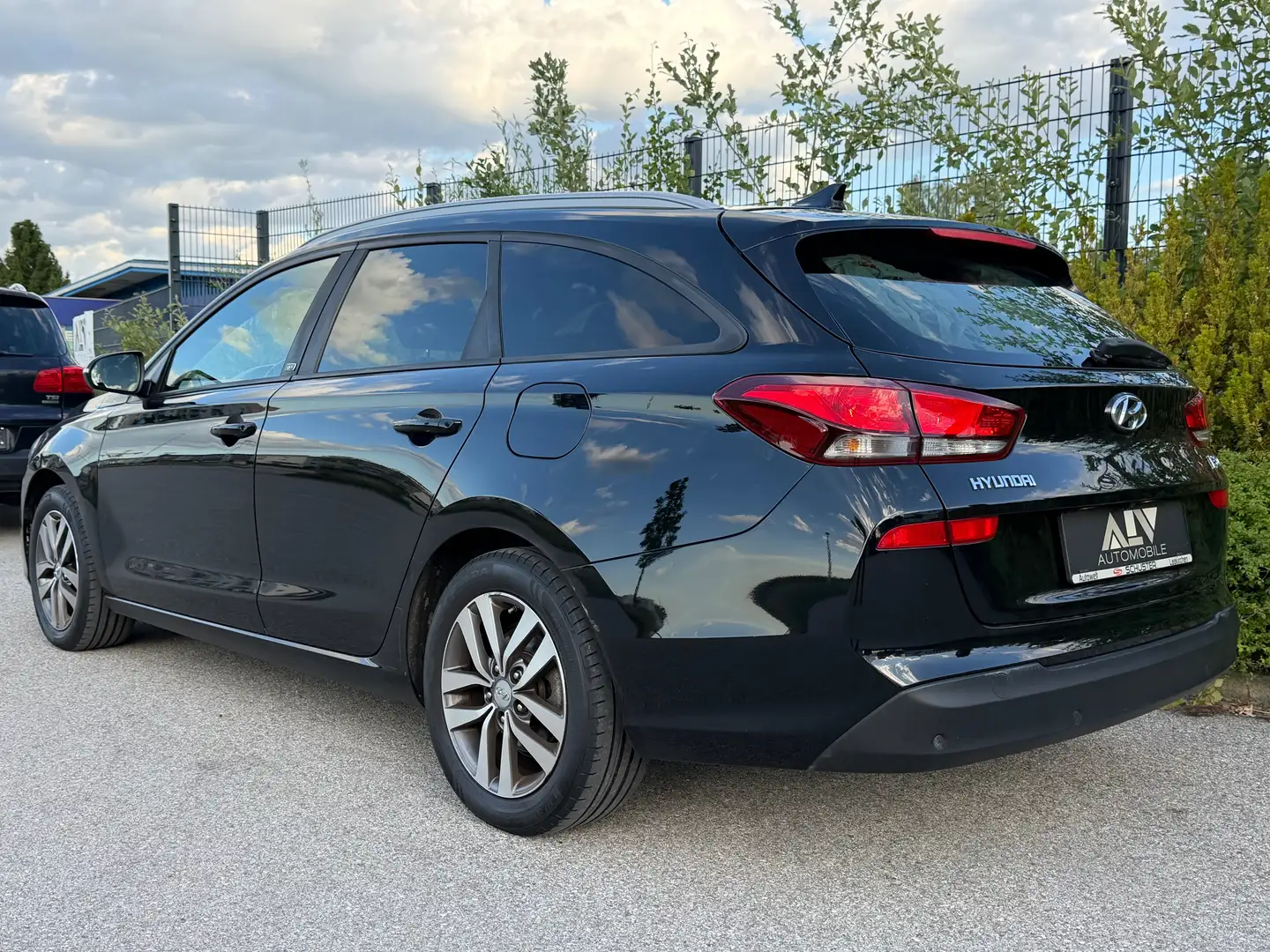 Hyundai i30 Pure Go 1,4 Schwarz - 2