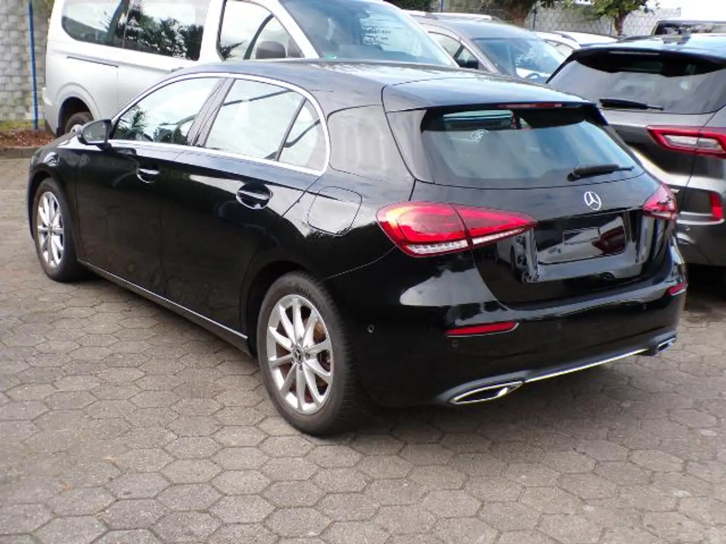 Mercedes-Benz A 200 Progressive LED + Navi + 17" + Parkass. + Nero - 2