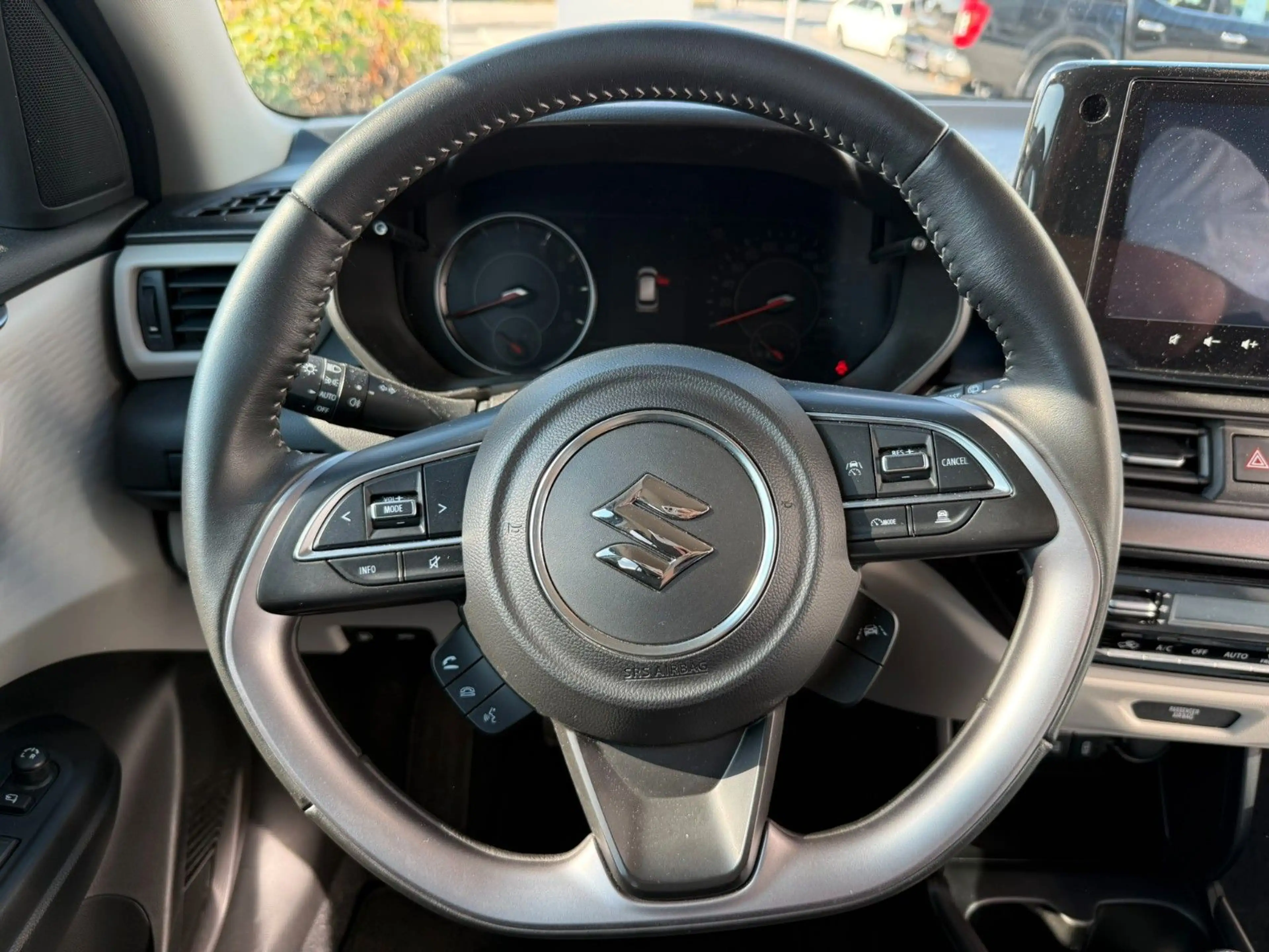 Suzuki Swift 1.2 Comfort+ LED, Navi, R-Kamera, WR, SH — photo 6