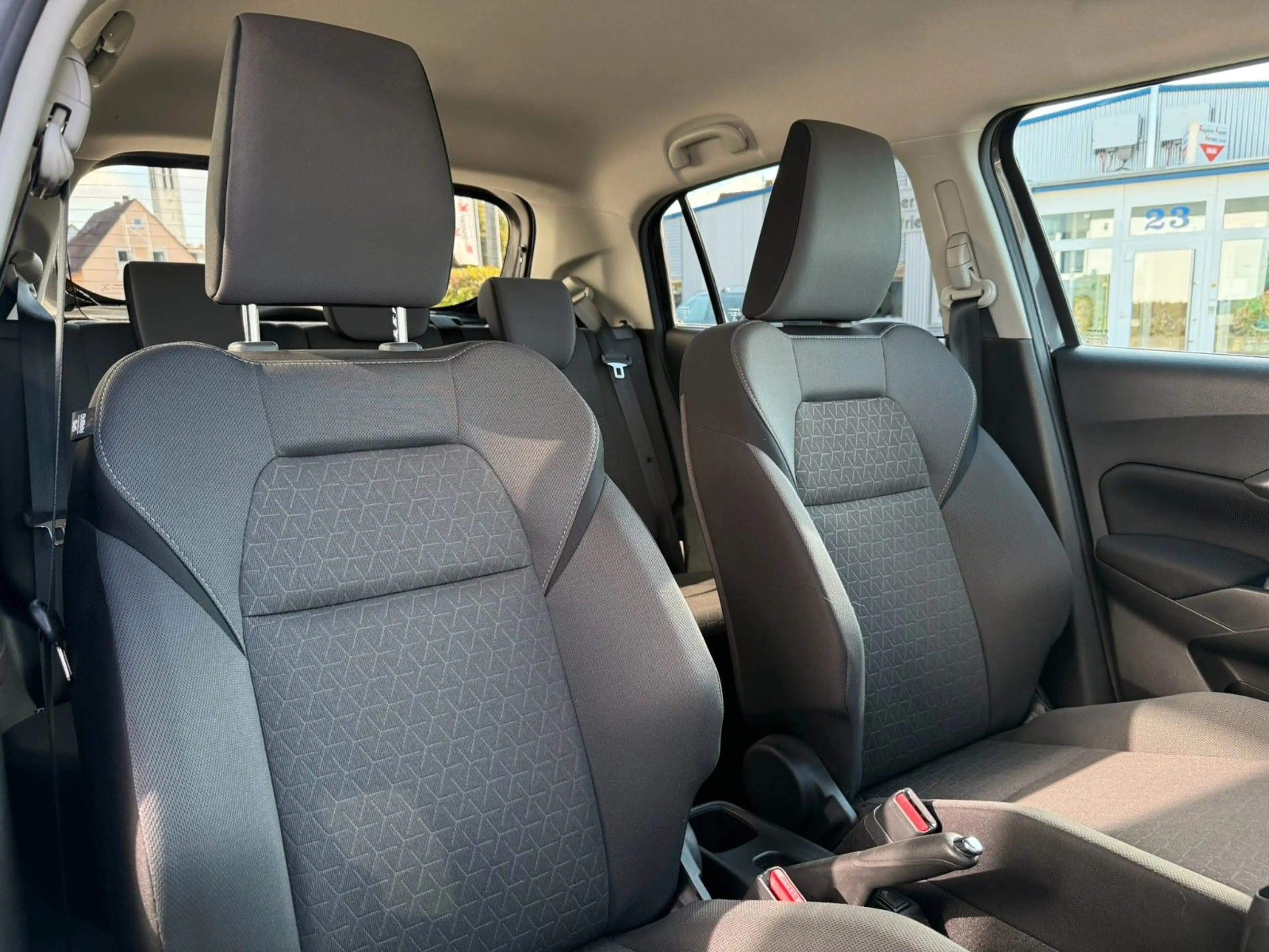 Suzuki Swift 1.2 Comfort+ LED, Navi, R-Kamera, WR, SH — photo 9