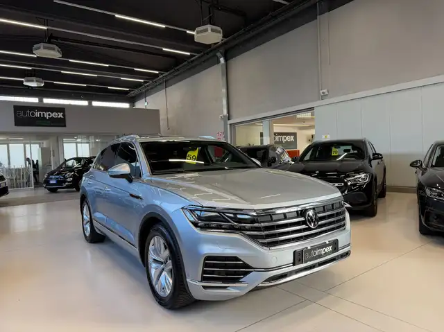 Volkswagen Touareg 3.0 V6 tdi 231cv tiptronic PANO/MEM/SOSPENSIONI
