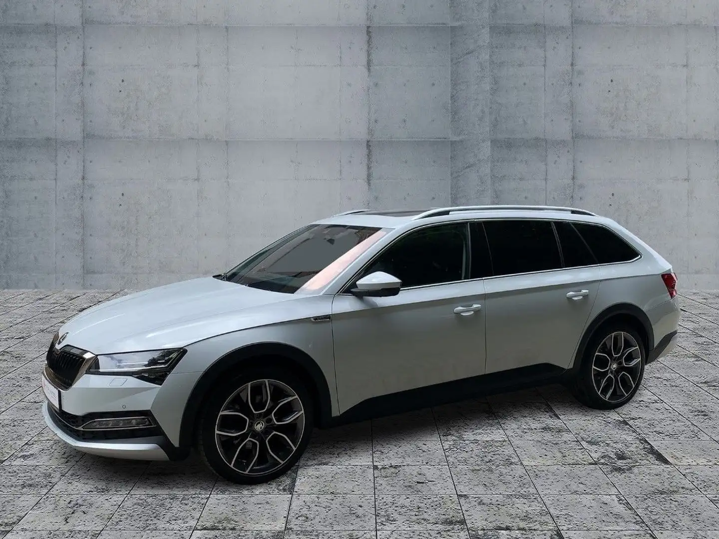 Skoda Superb Combi SCOUT 2.0 TDI 4x4 DSG LED+AHK+PANO Blanco - 2