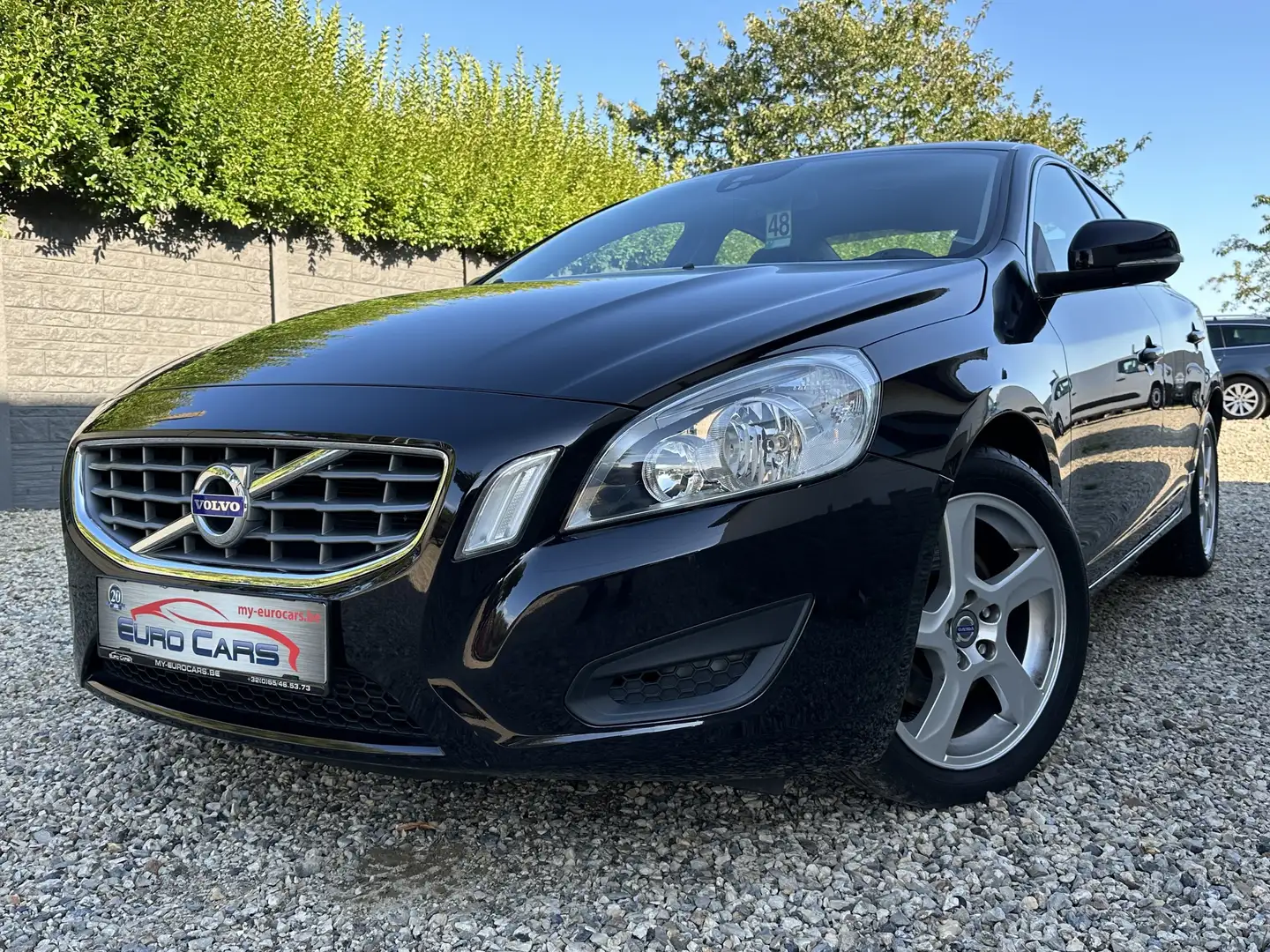 Volvo S60 2.0 D3 Momentum Geartronic CUIR/LED/GPS/SENSOR Zwart - 1