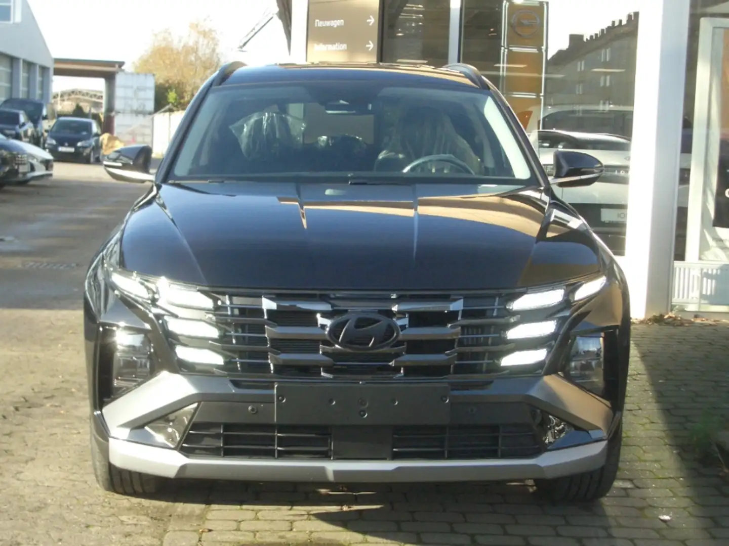 Hyundai TUCSON Facelift MJ25 Hybrid 2WD Trend, Krell AKTION Schwarz - 2