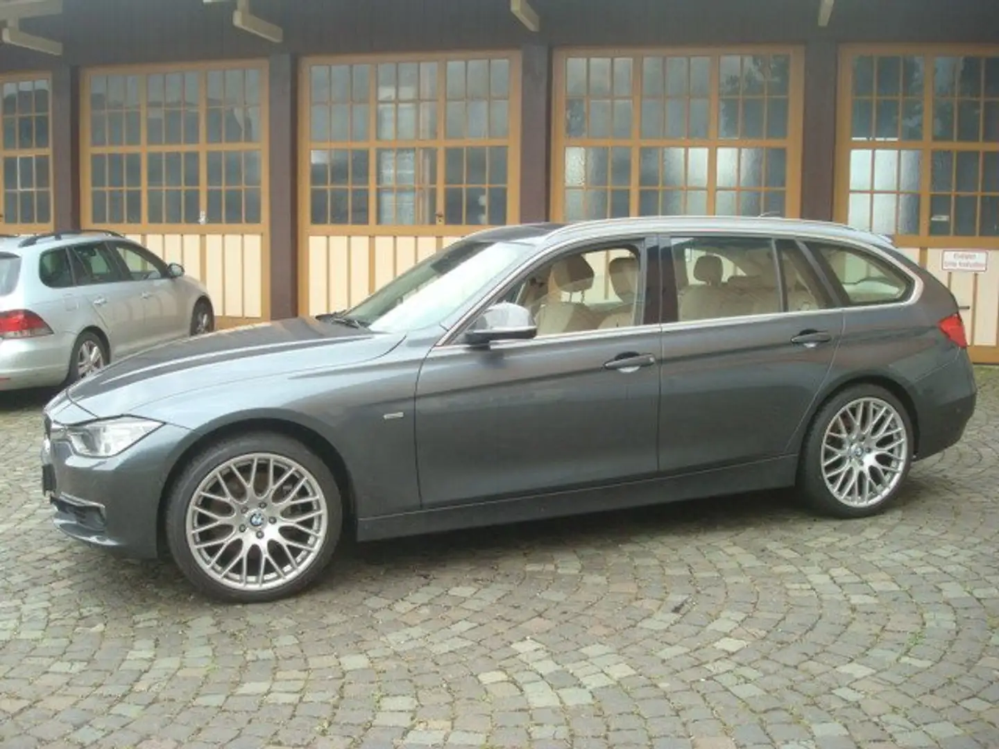 BMW 328 328 i xDrive Navi 8x Aluräder AHK Grau - 1