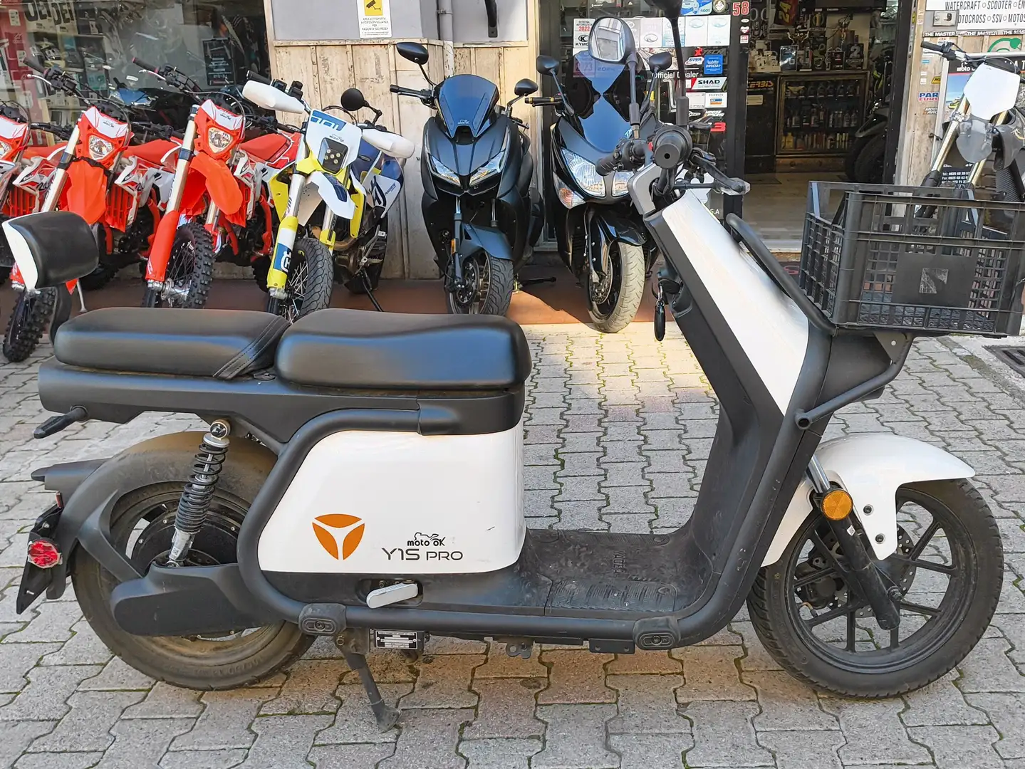 Yadea Y1S PRO Bianco - 1