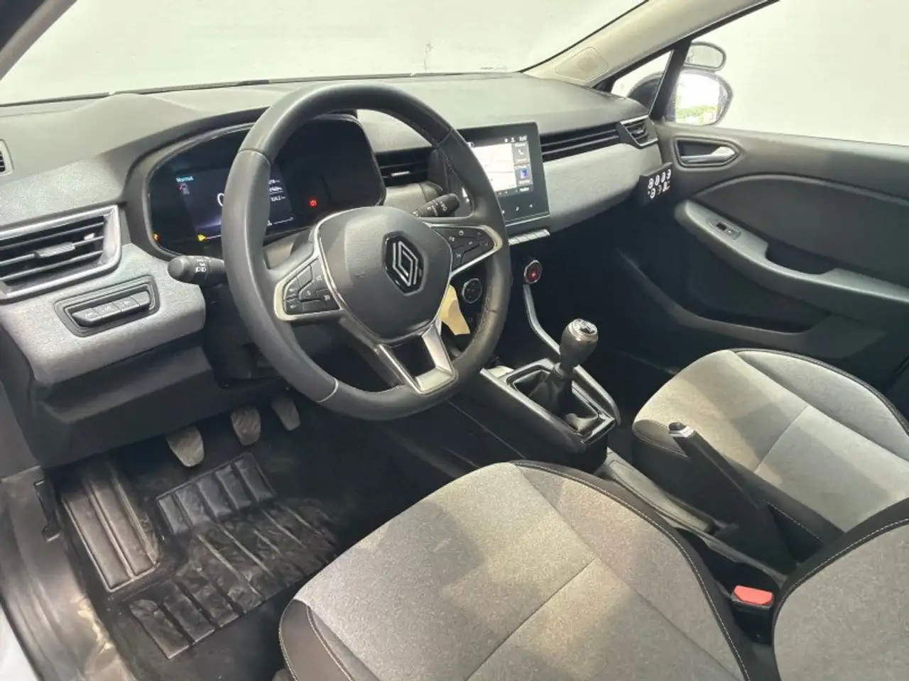Renault Clio Citadine 5 portes — photo 8