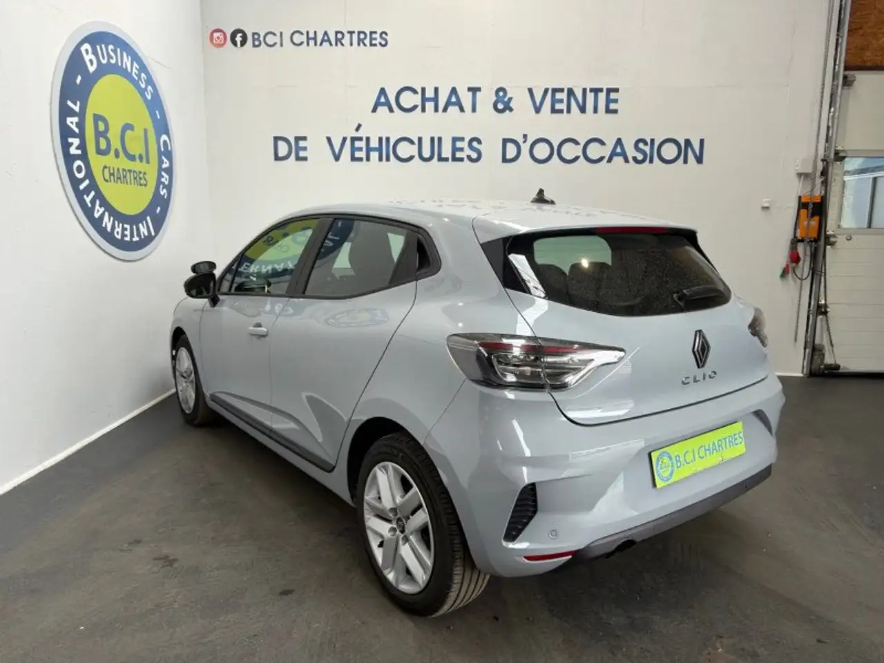 Renault Clio Citadine 5 portes — photo 5