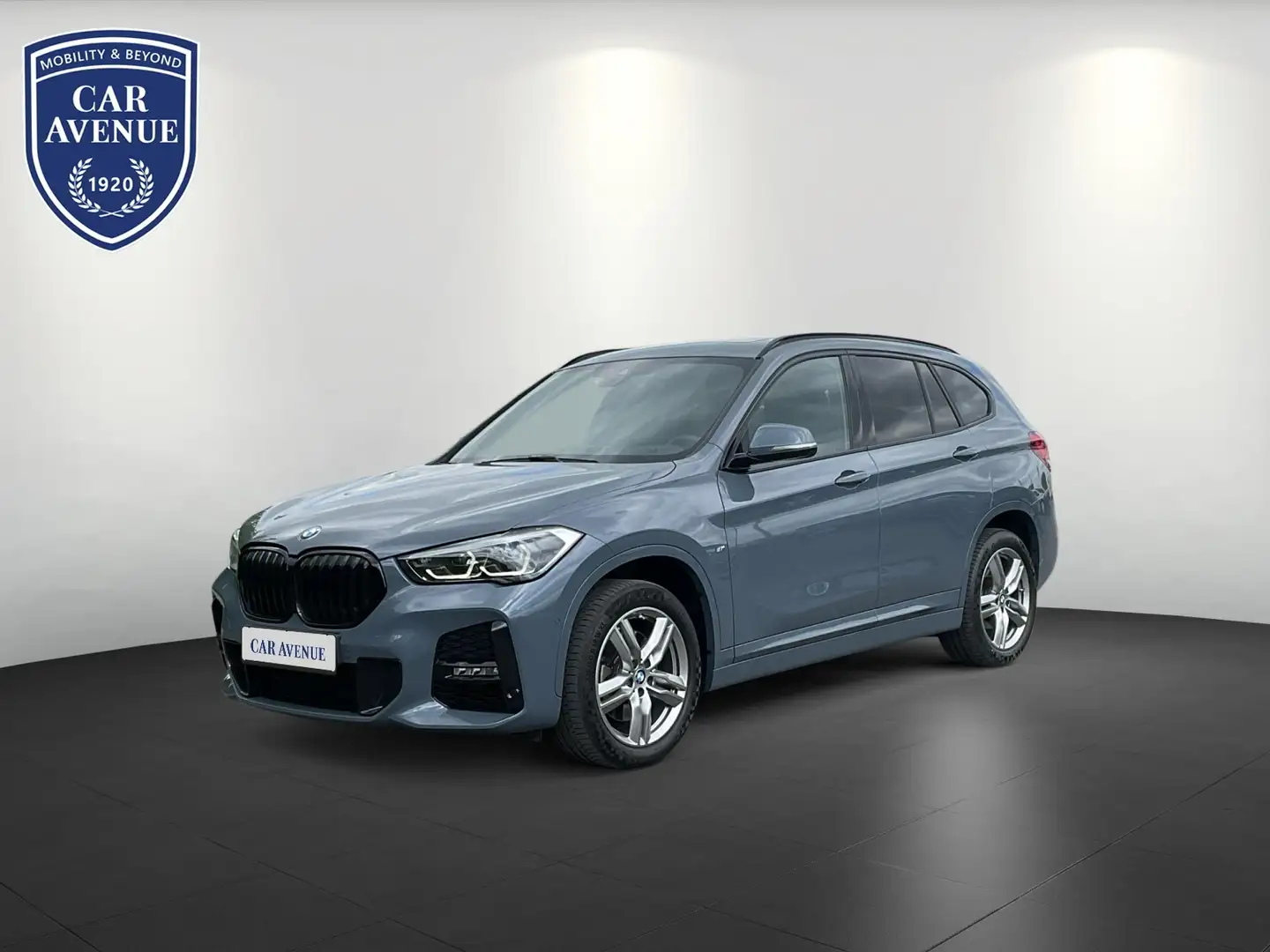 BMW X1 xDrive 20 i M Sport Grau - 1