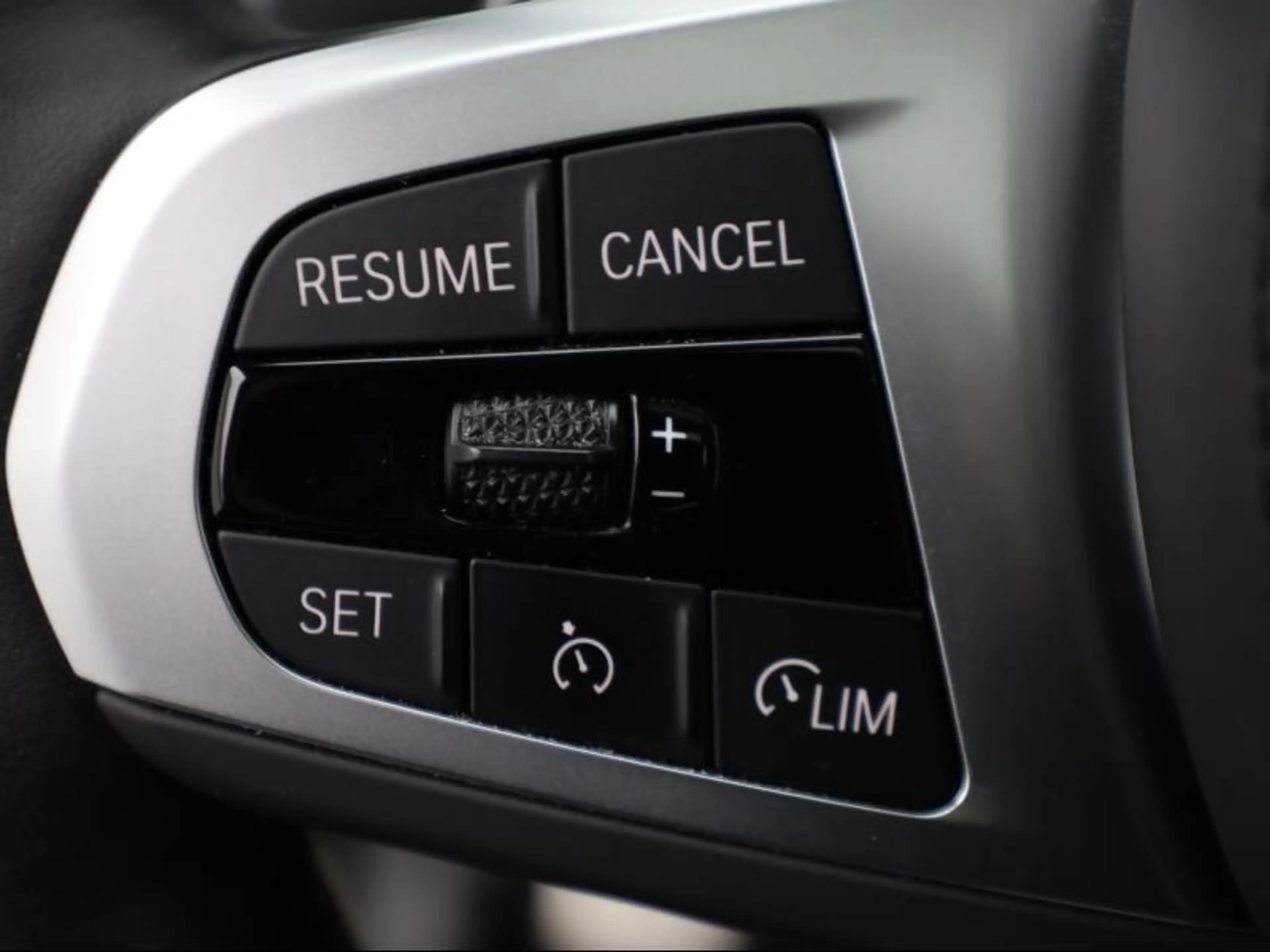 BMW X3 xDrive30e - M Pack — photo 11