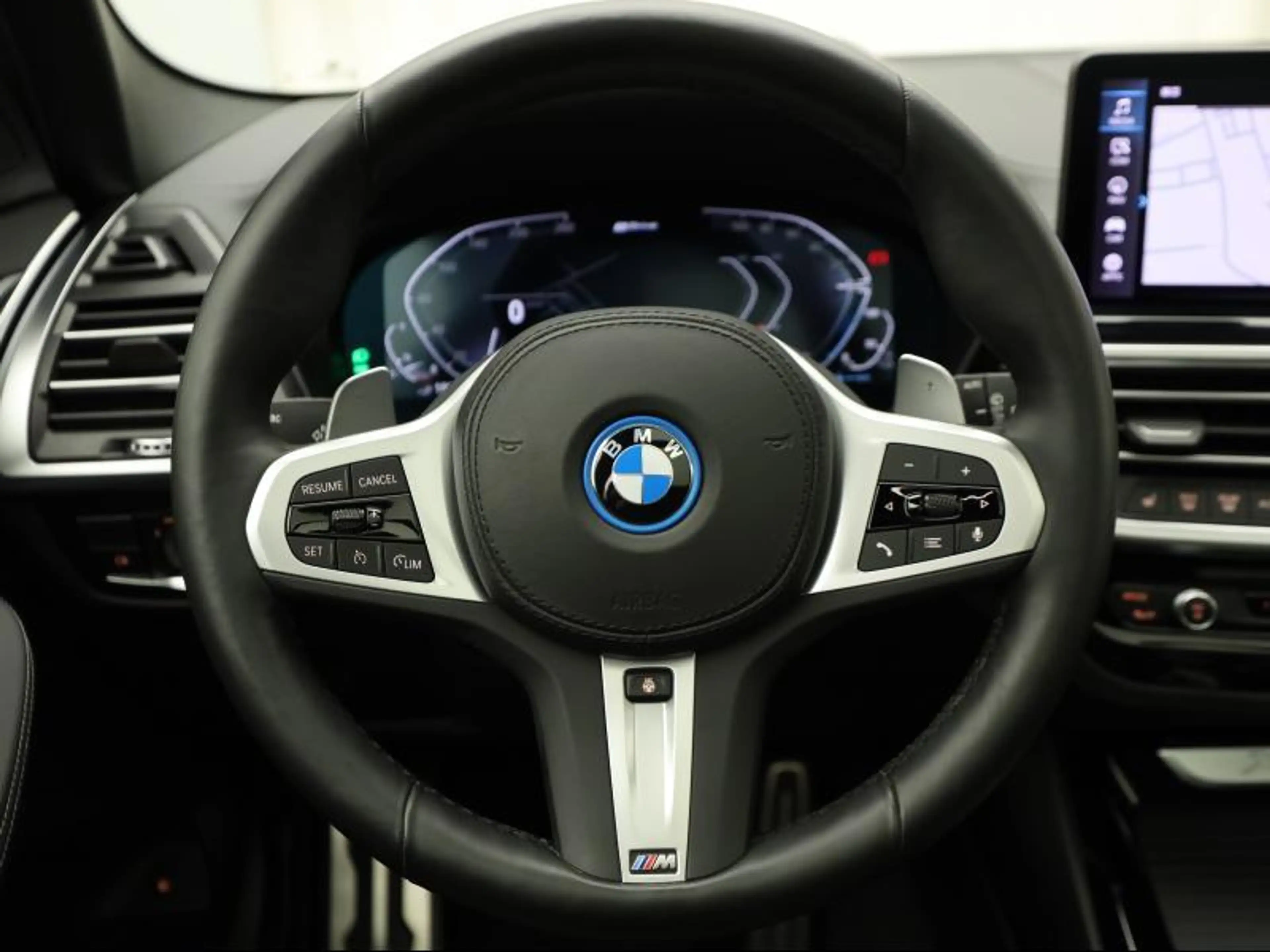 BMW X3 xDrive30e - M Pack — photo 9
