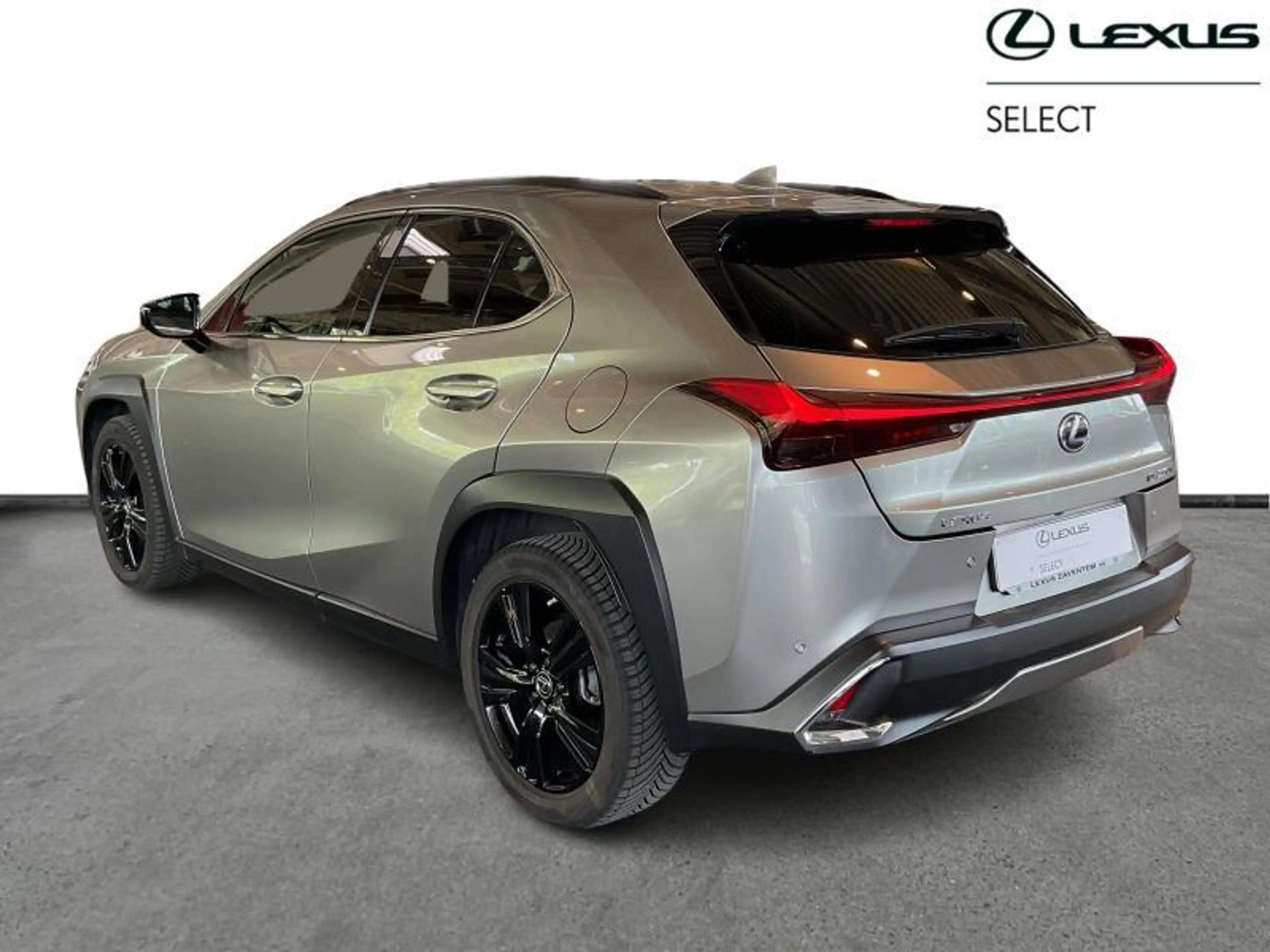 Lexus UX 250h Black Line — photo 2