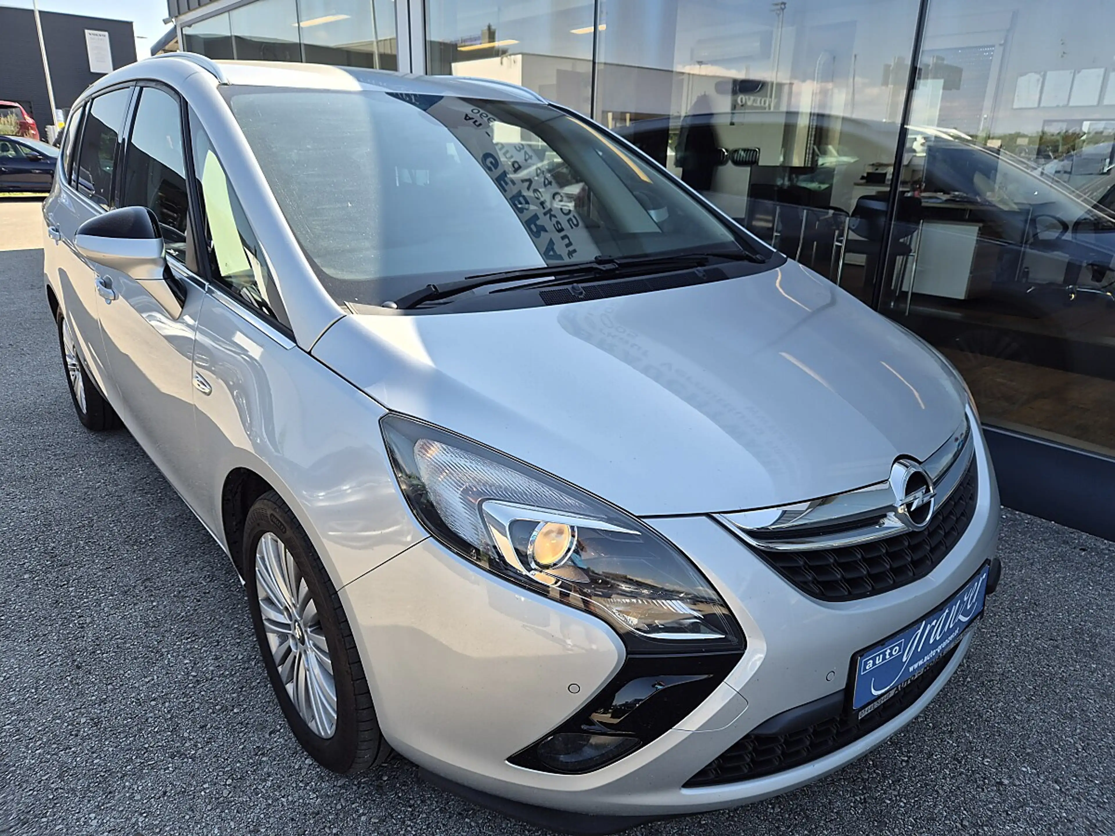 Opel Zafira Tourer 1,6 CDTI ecoflex Österreich Ed. Start/Stop — photo 4
