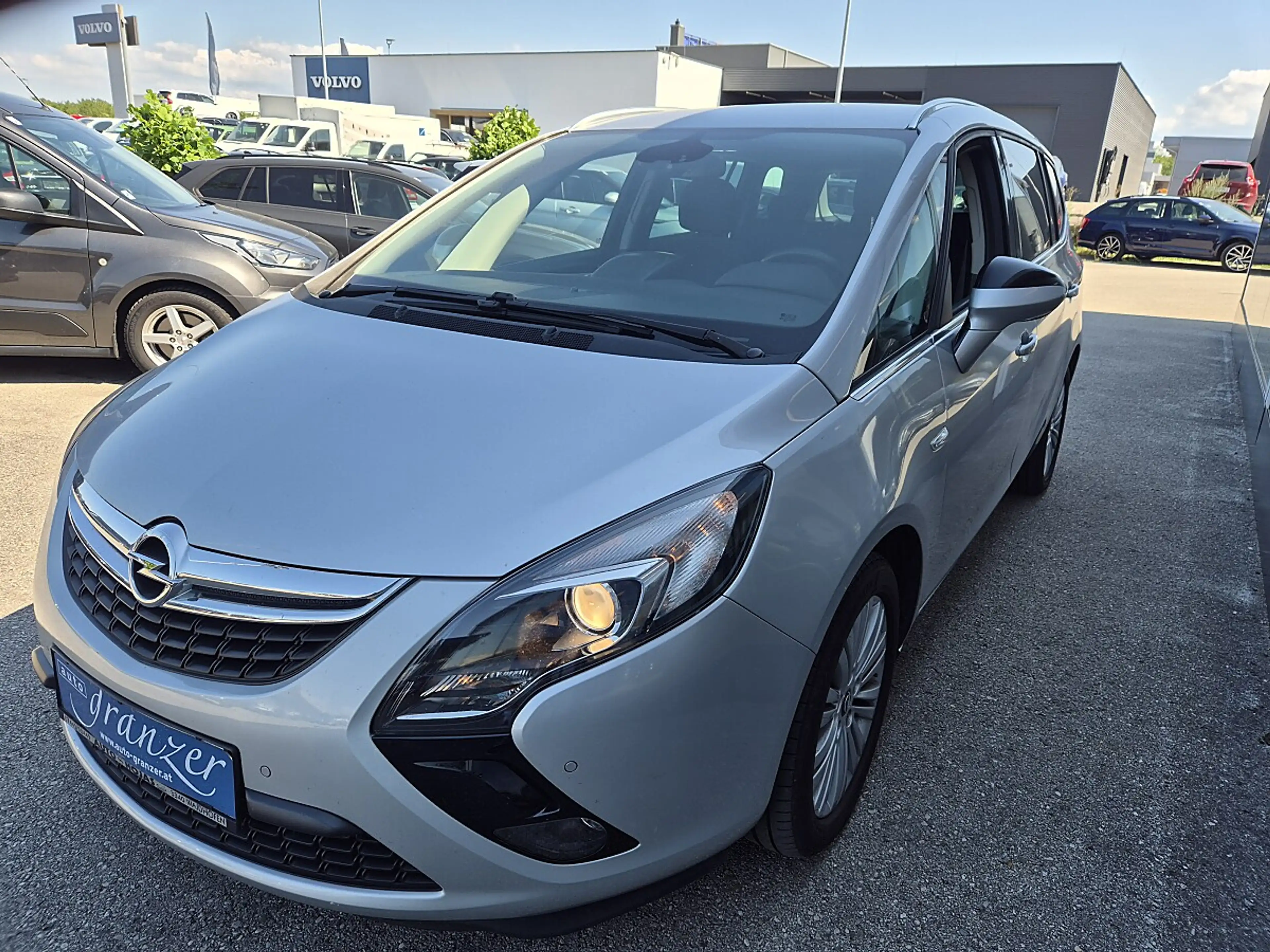 Opel Zafira Tourer 1,6 CDTI ecoflex Österreich Ed. Start/Stop — photo 2