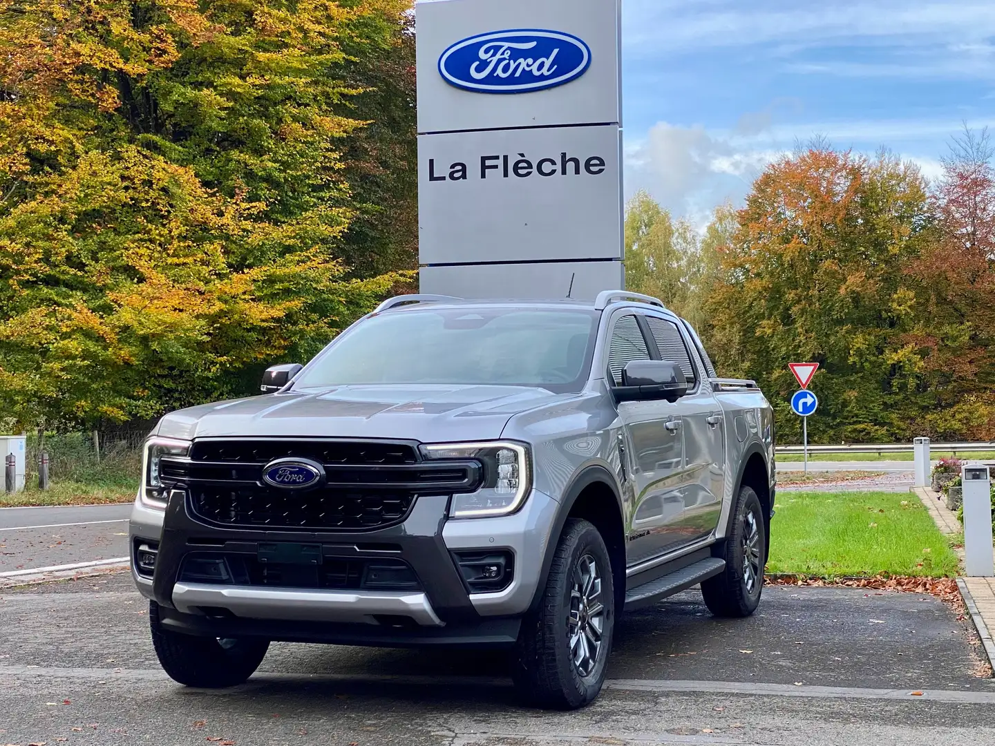 Ford Ranger WILDTRAK / 2.0L 205CH +Rideau élec+ Pneu A/T Gris - 2