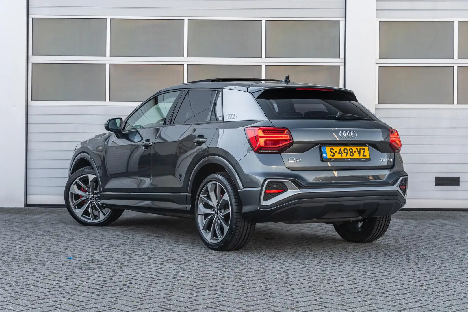 Audi Q2 35 TFSI 150pk S-tronic S-Line Edition | Panoramada Gris - 2